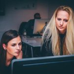 W zawodzie technik informatyk zarobki są raczej wysokie